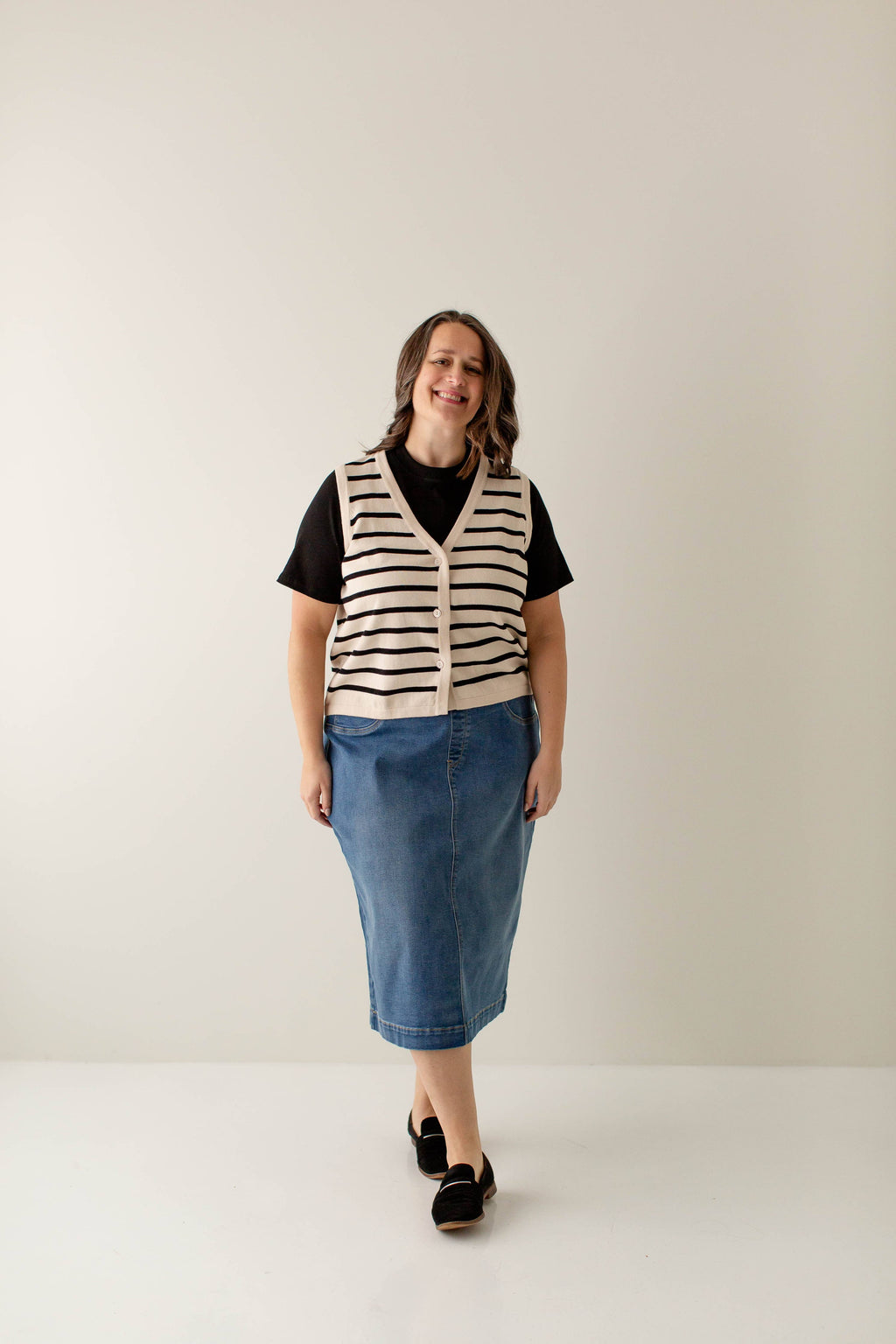 'Sara' Stretch Denim Skirt in Medium Wash