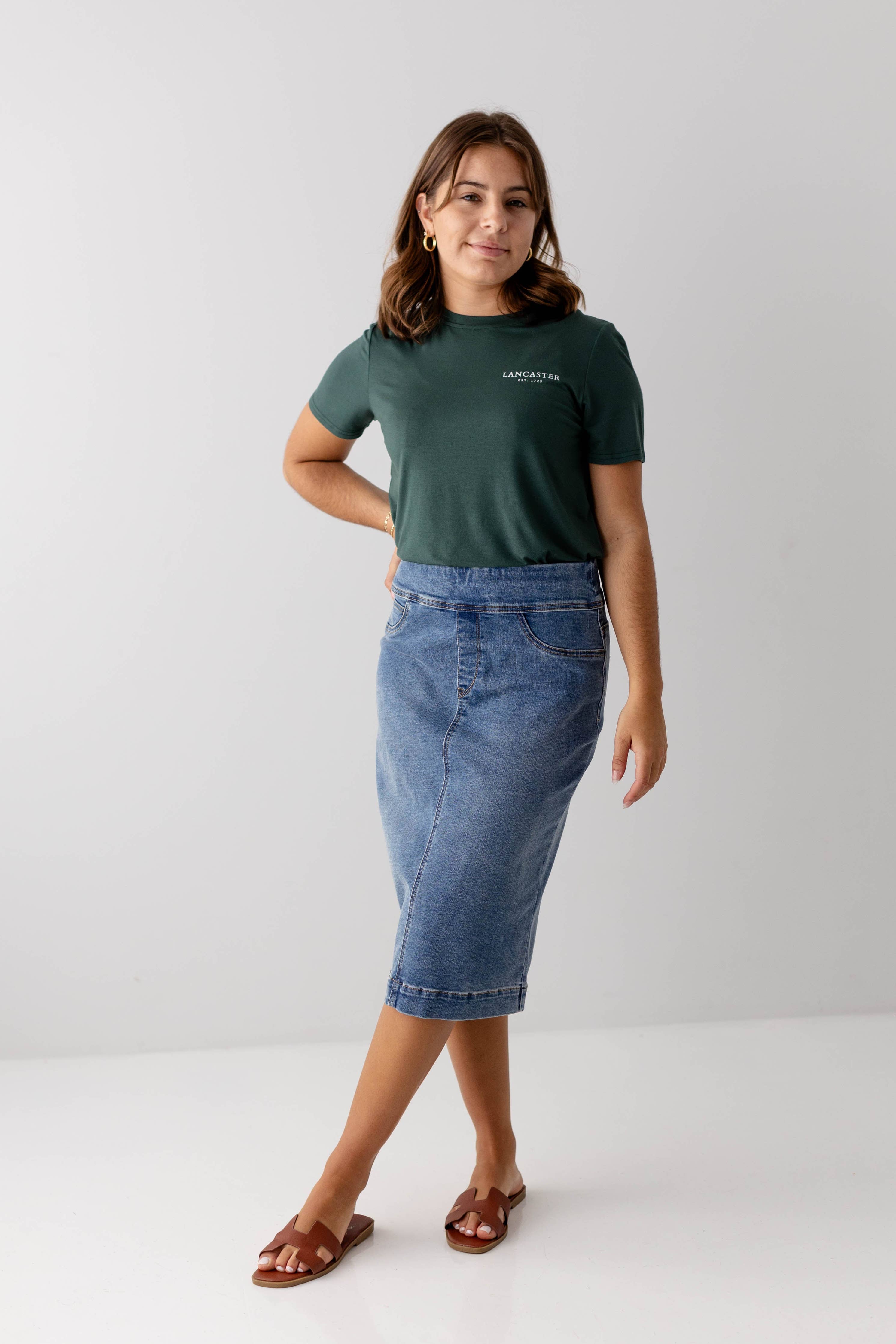 'Sara' Stretch Denim Skirt in Medium Wash