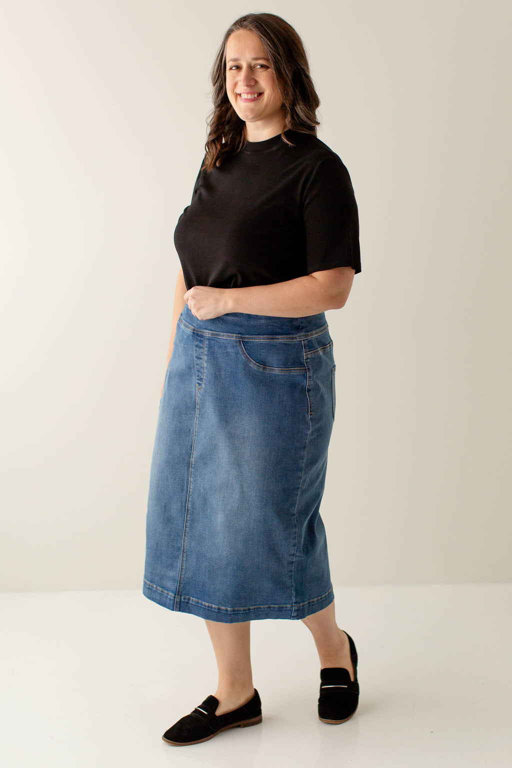 'Sara' Stretch Denim Skirt in Medium Wash