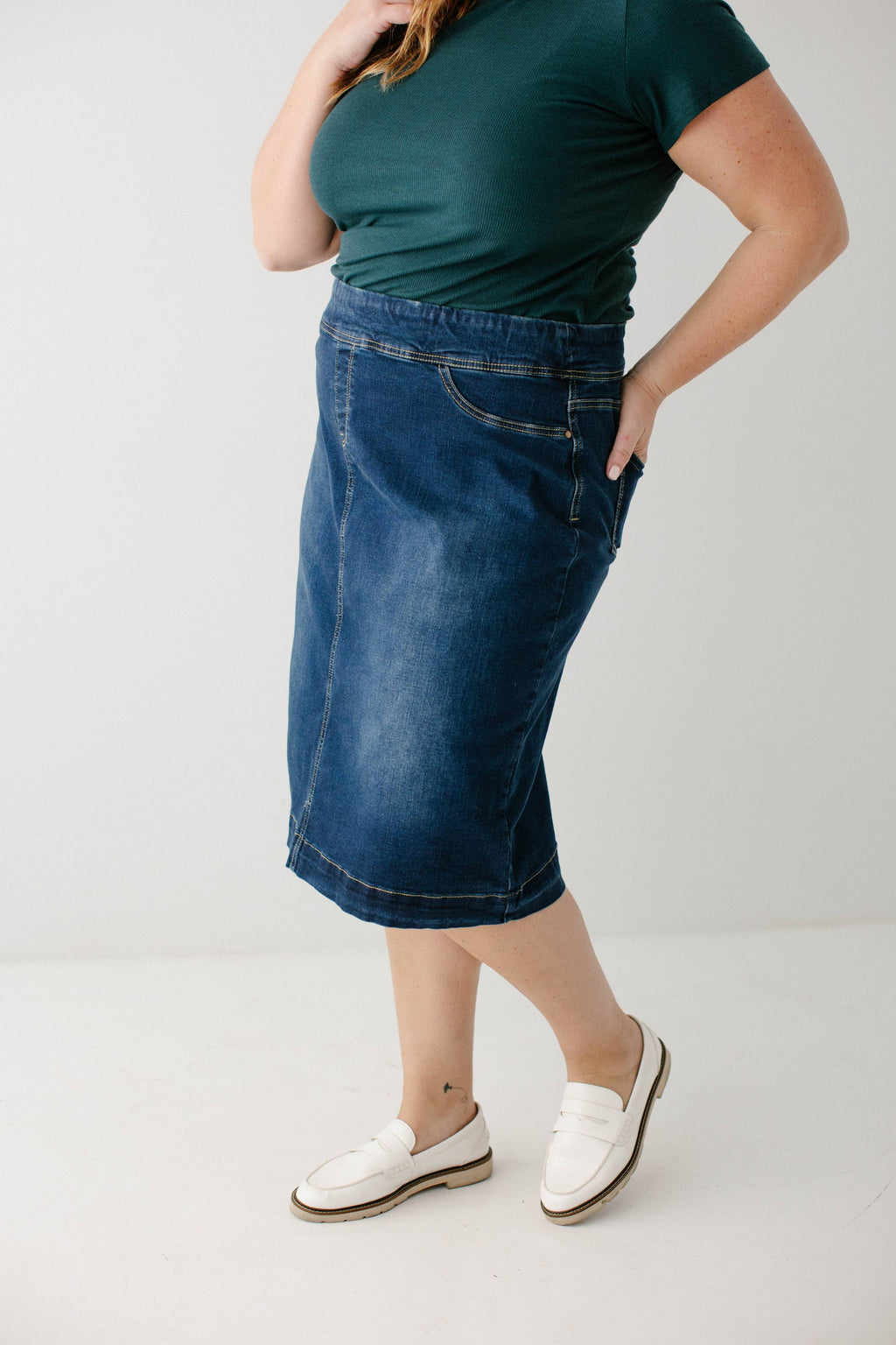 'Sara' Classic Knee Length Dark Denim Skirt