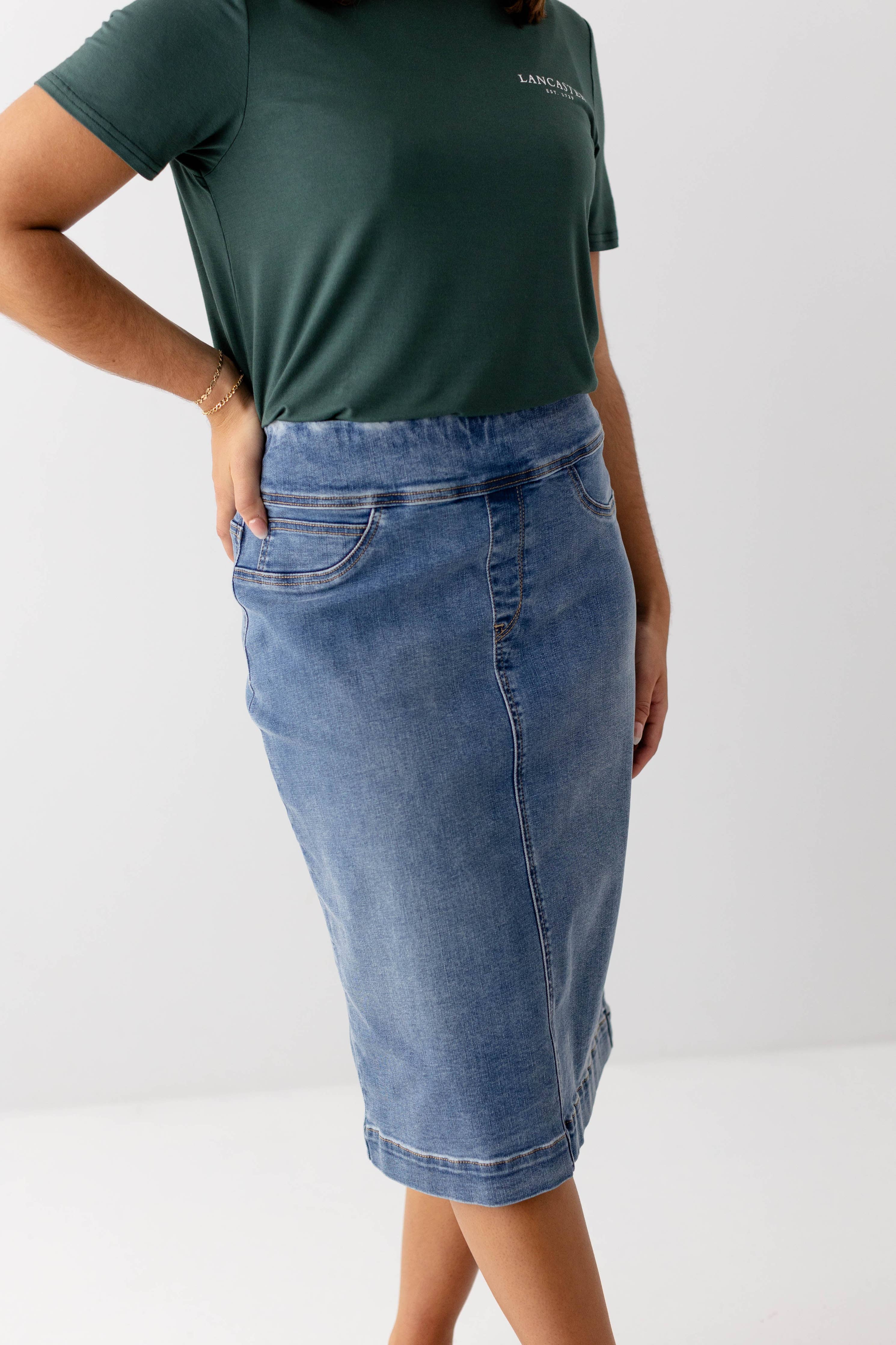 'Sara' Stretch Denim Skirt in Medium Wash