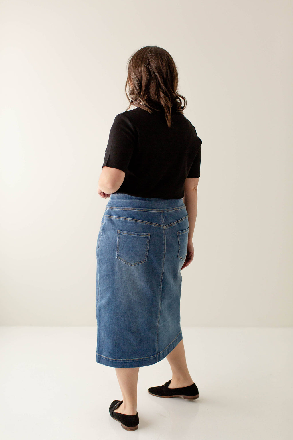 'Sara' Stretch Denim Skirt in Medium Wash
