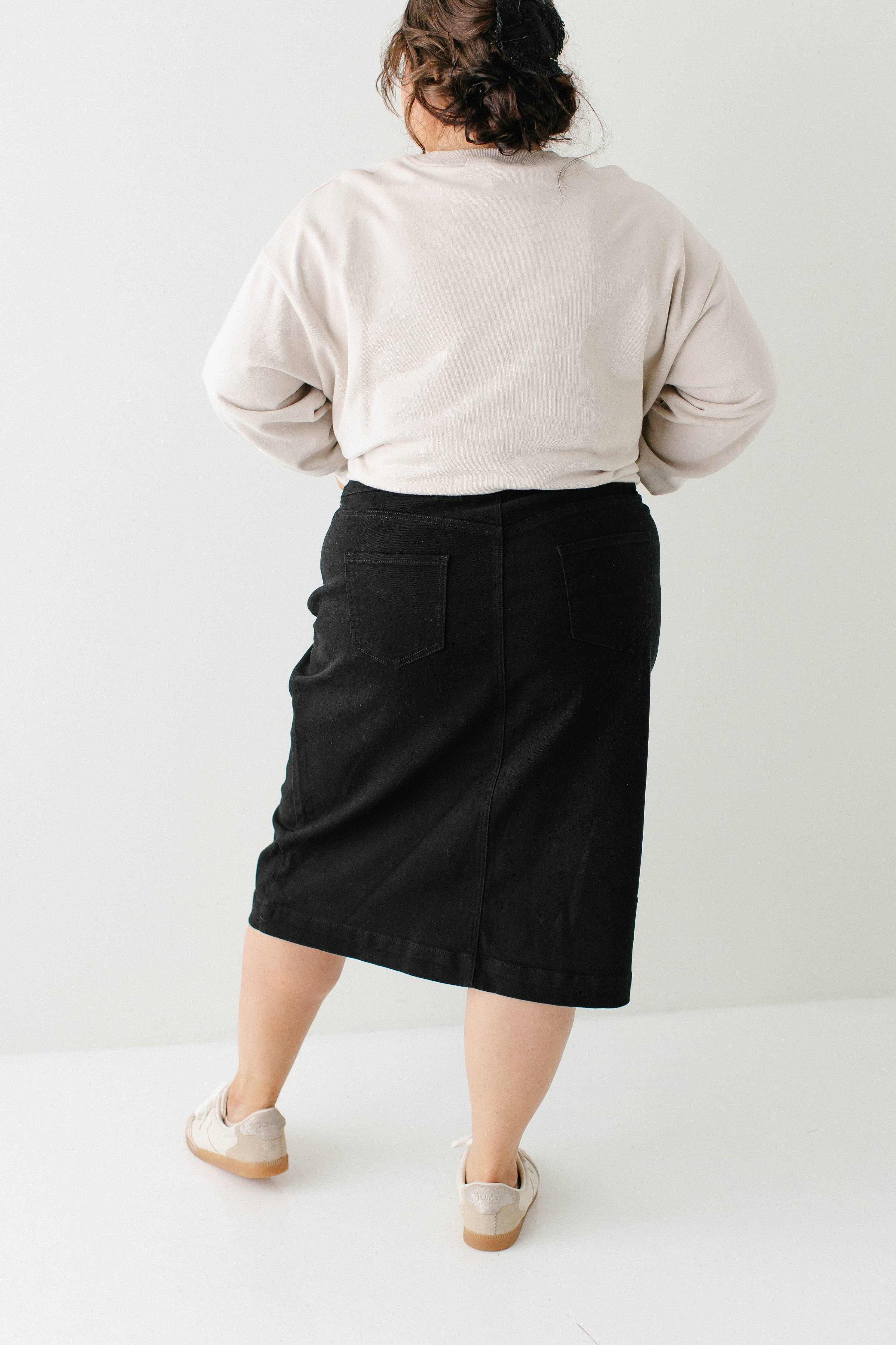 'Sara' Stretch Denim Skirt in Black