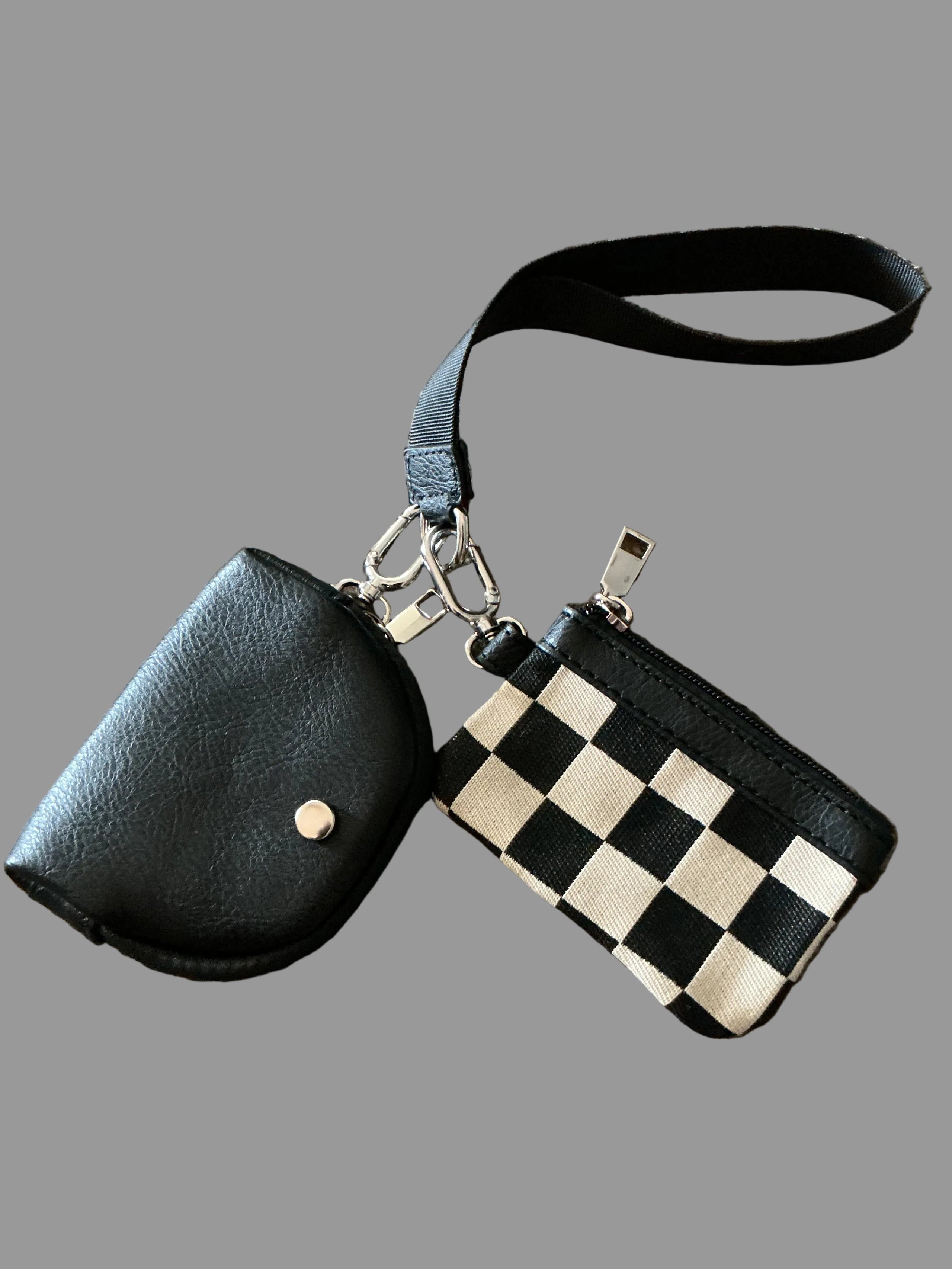 Versatile Checkered Women's Wrist Bag - Compact Minimalist Coin Purse