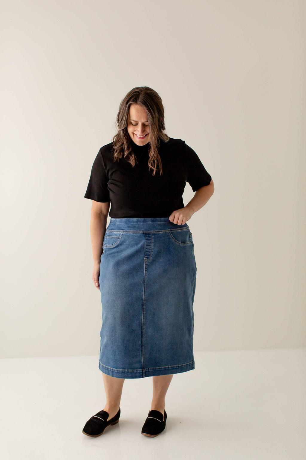 'Sara' Stretch Denim Skirt in Medium Wash
