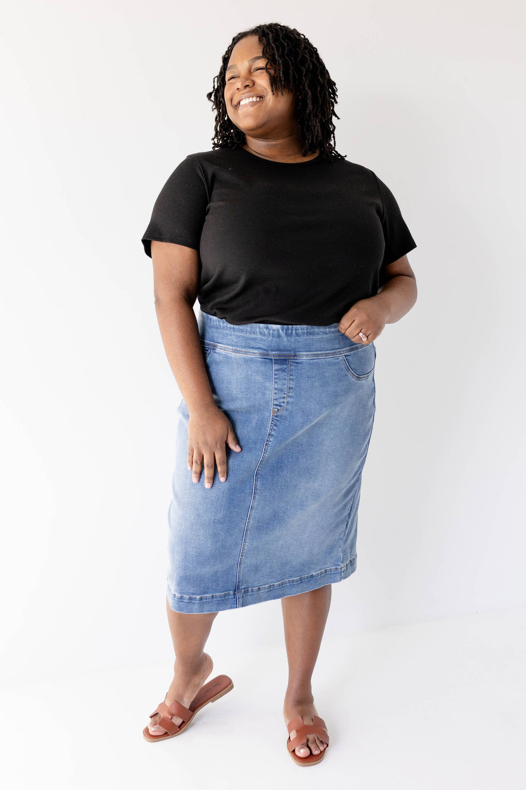 'Sara' Stretch Denim Skirt in Medium Wash