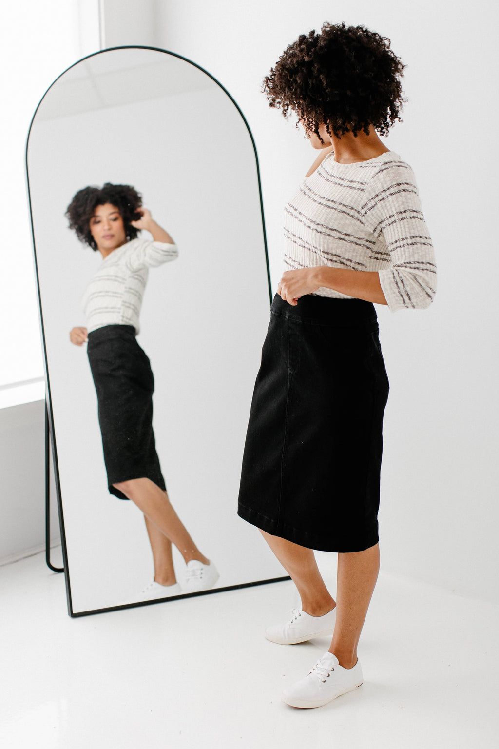 'Sara' Stretch Denim Skirt in Black