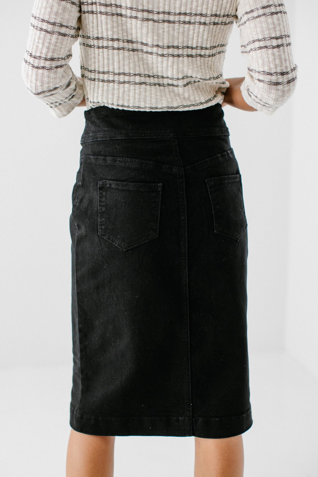 'Sara' Stretch Denim Skirt in Black