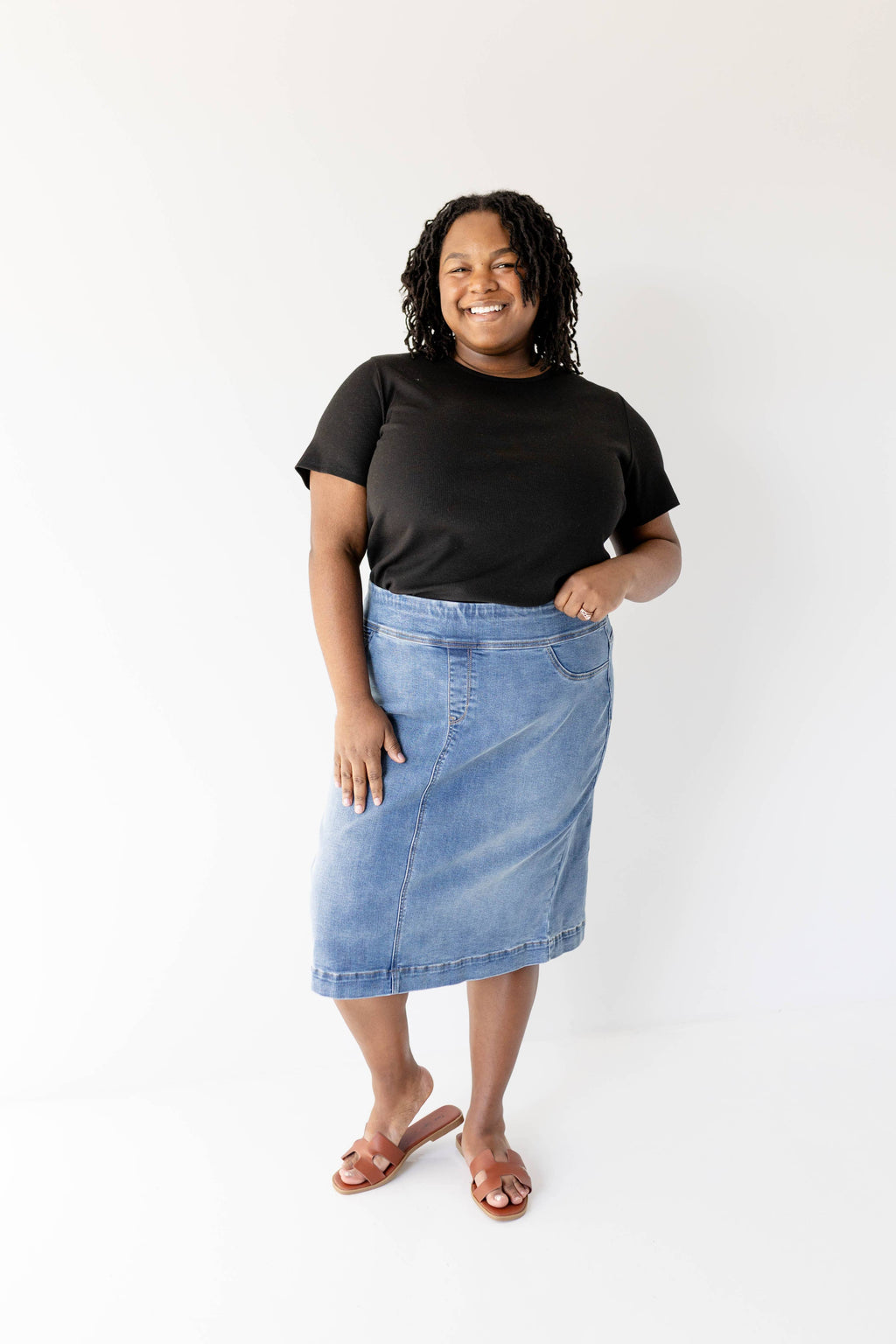 'Sara' Stretch Denim Skirt in Medium Wash